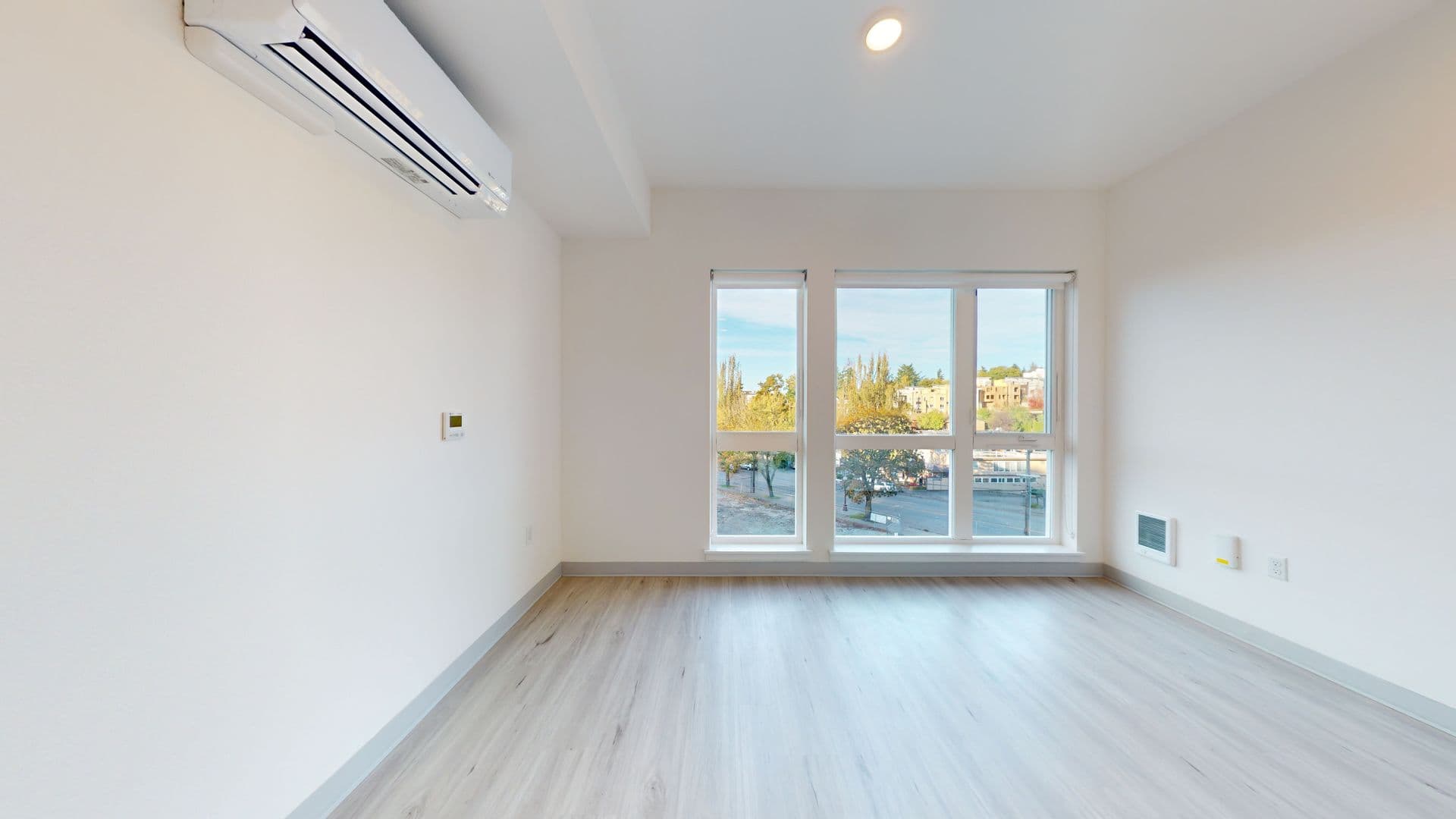 Seattle Apartment: 5231 Rainier Ave S