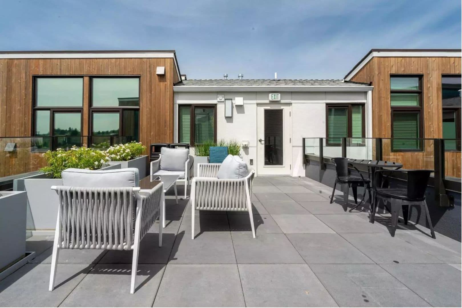 Kirkland Apartment: 330 4th ST
