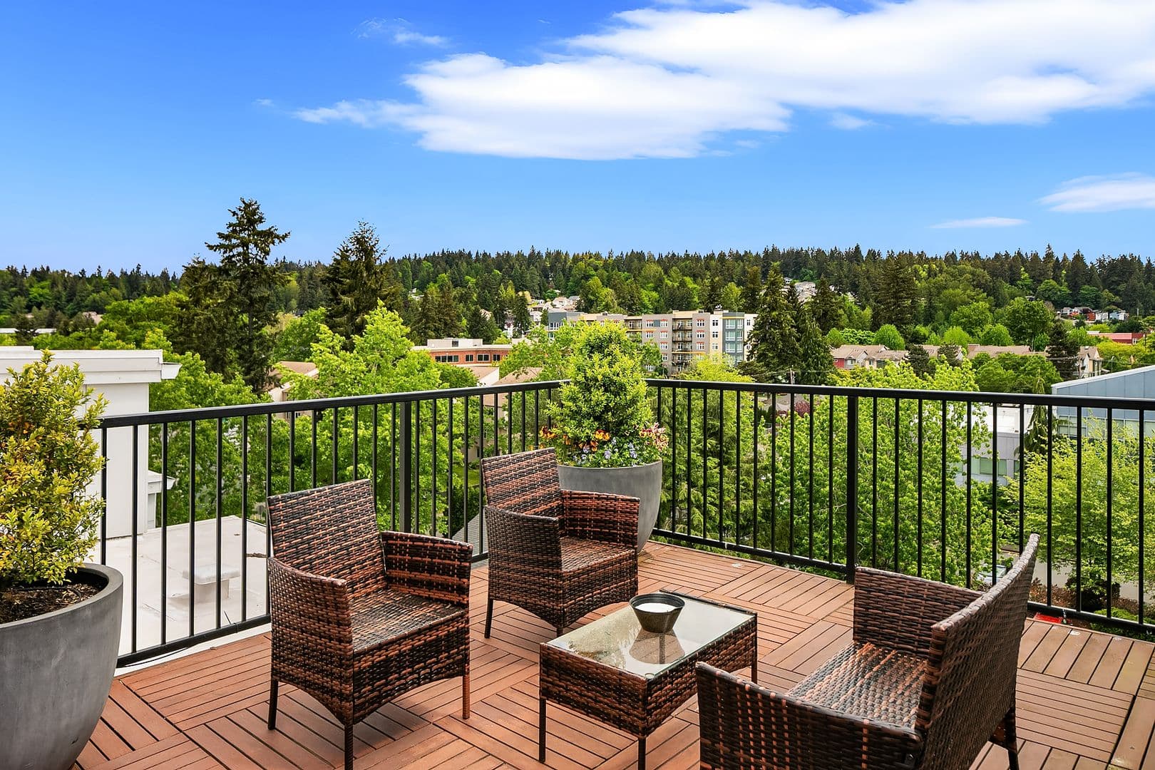 Redmond Apartment: 16210 NE 80th St