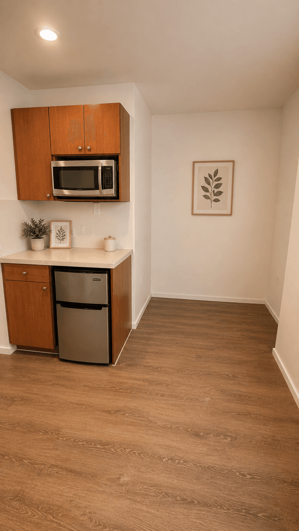 Kirkland Apartment: 450 Central Way