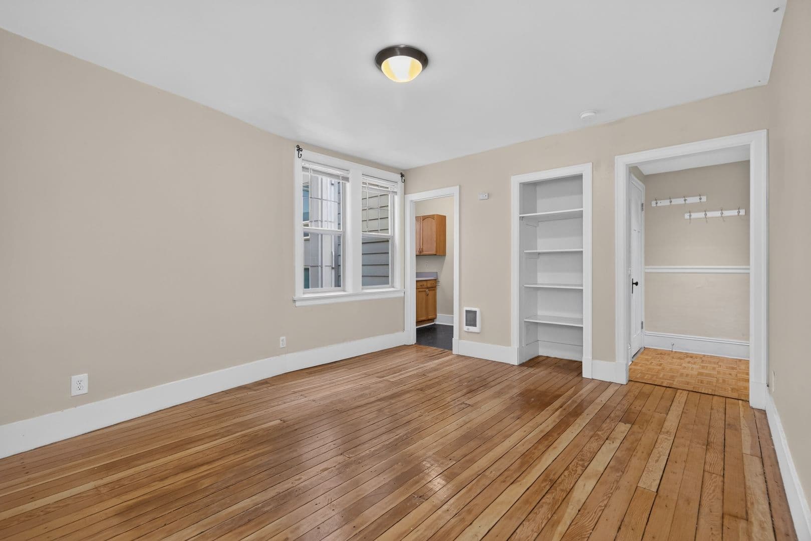 Seattle Apartment: 1323 East Pine St
