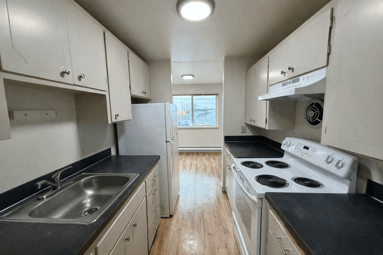 Seattle Apartment: 1653 21st Ave
