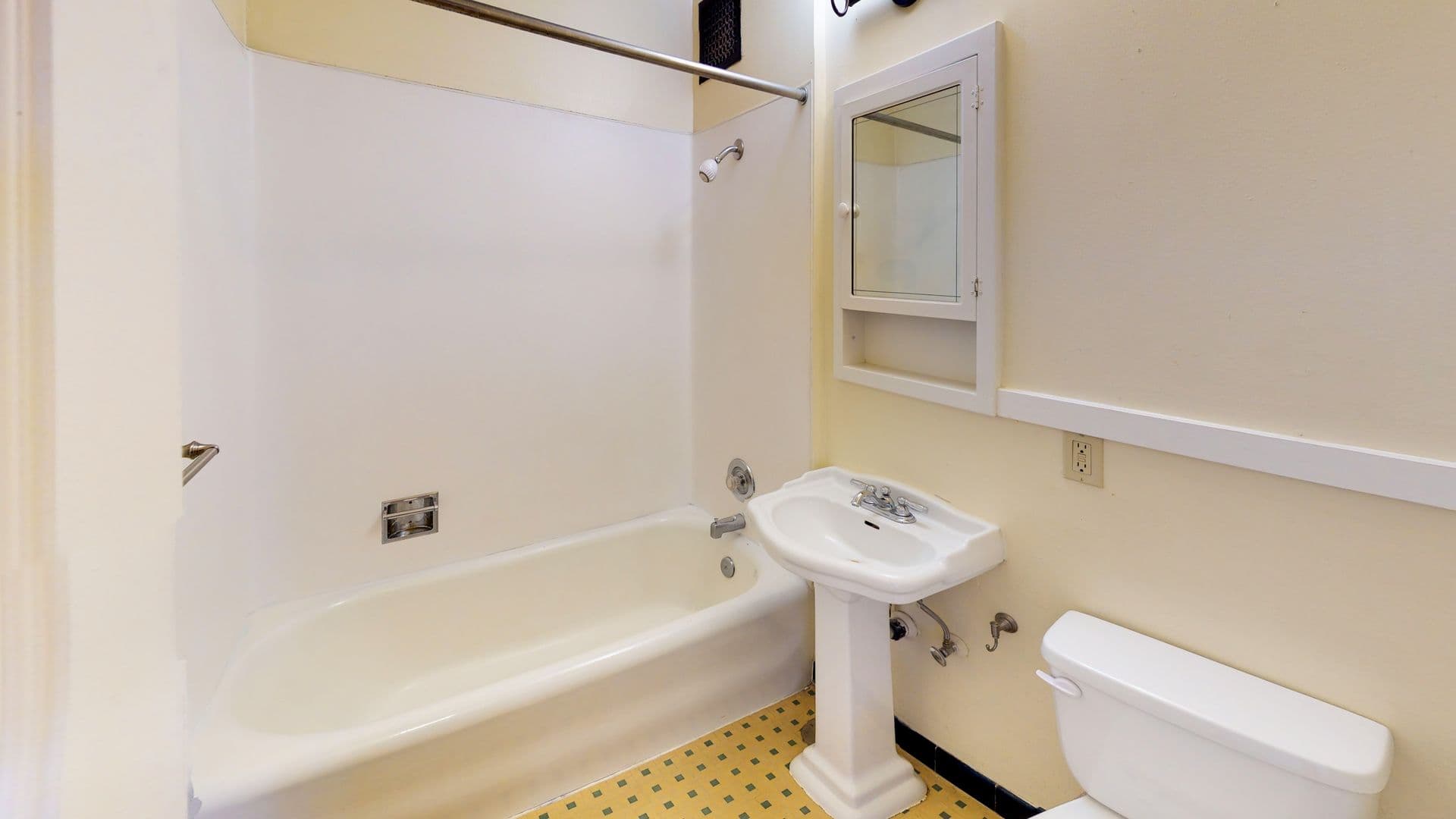 Seattle Apartment: 505 Boylston Ave E