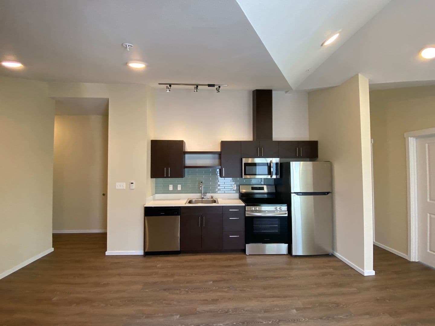 Kirkland Apartment: 450 Central Way
