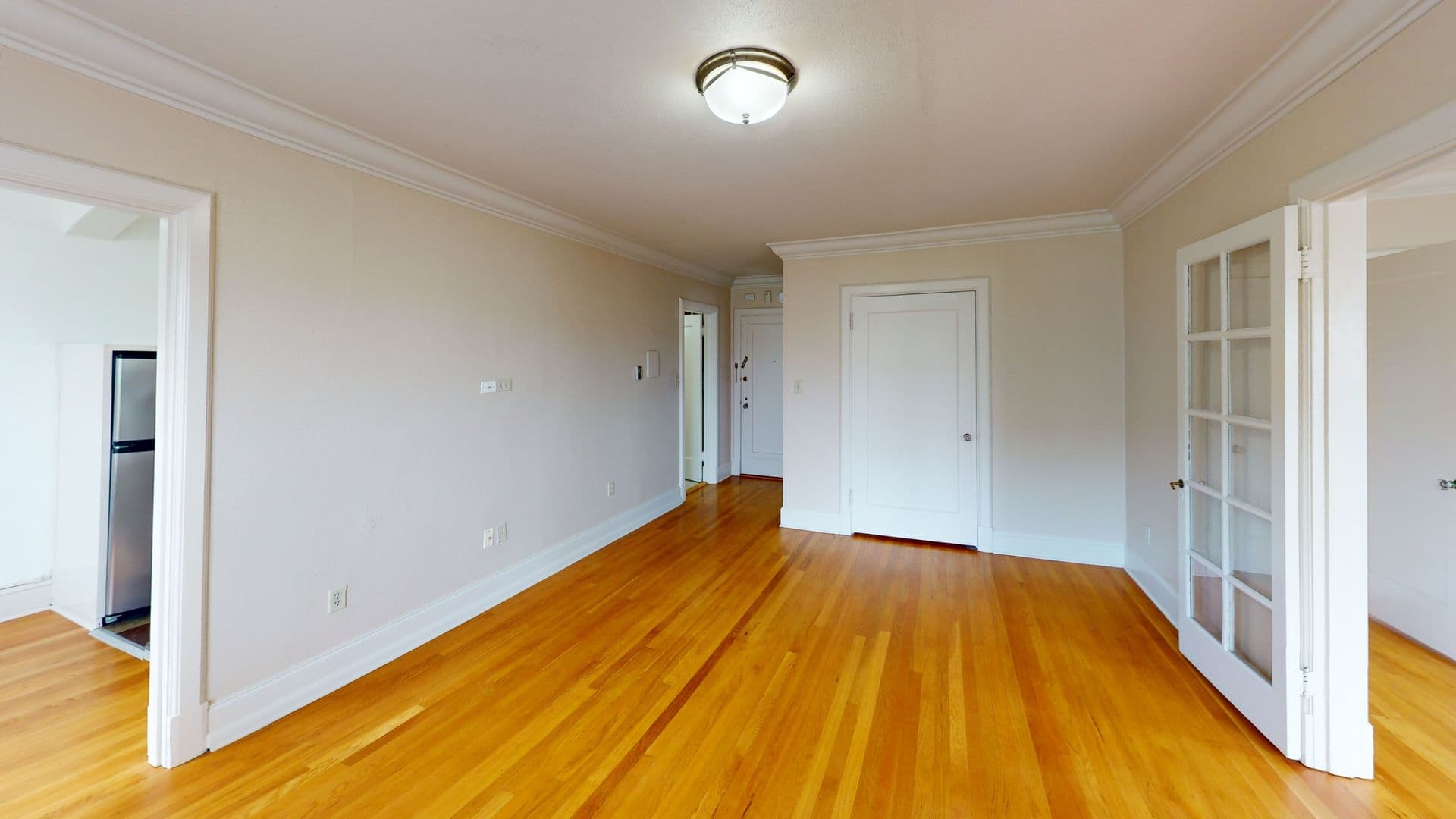 Seattle Apartment: 1304 NE 42nd St