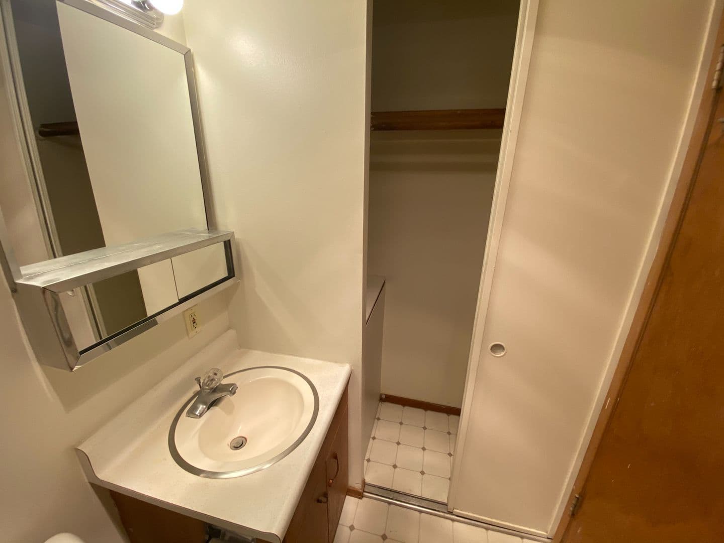 Seattle Apartment: 4110 12th Ave NE
