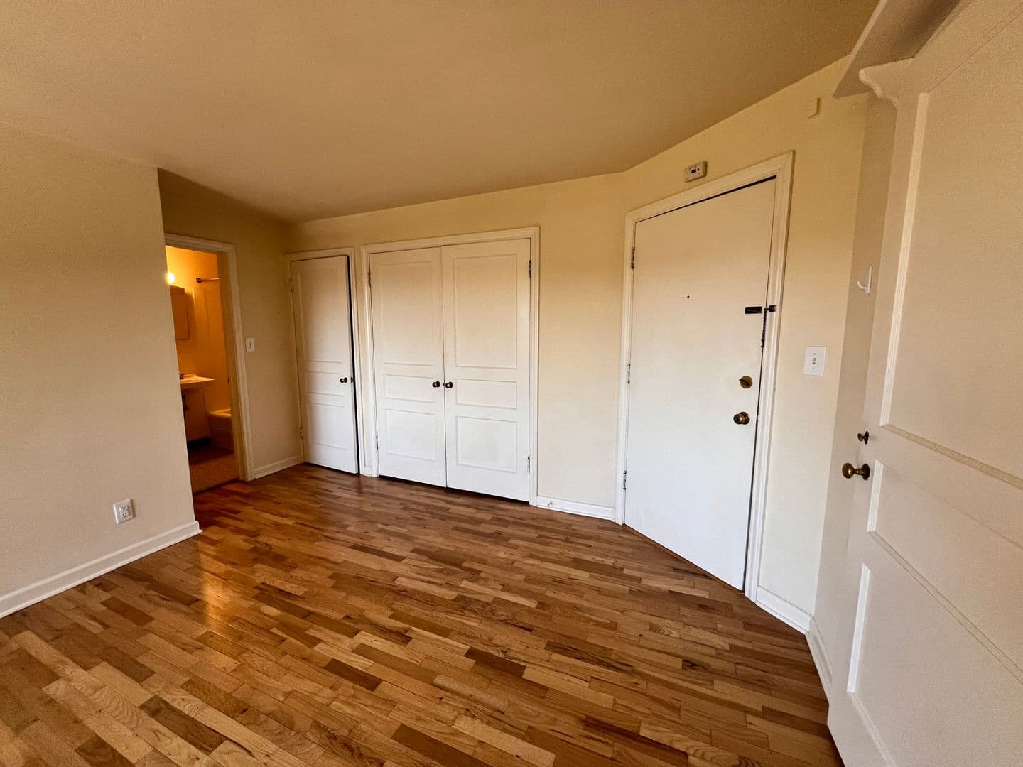 Seattle Apartment: 1340 N. 79th St.