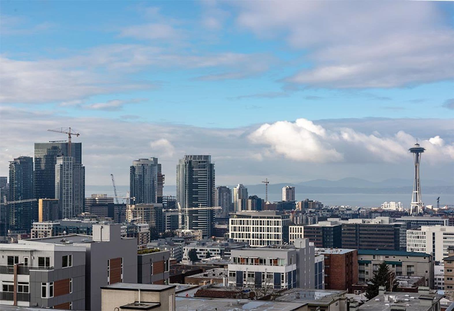 Seattle Apartment: 505 Boylston Ave E