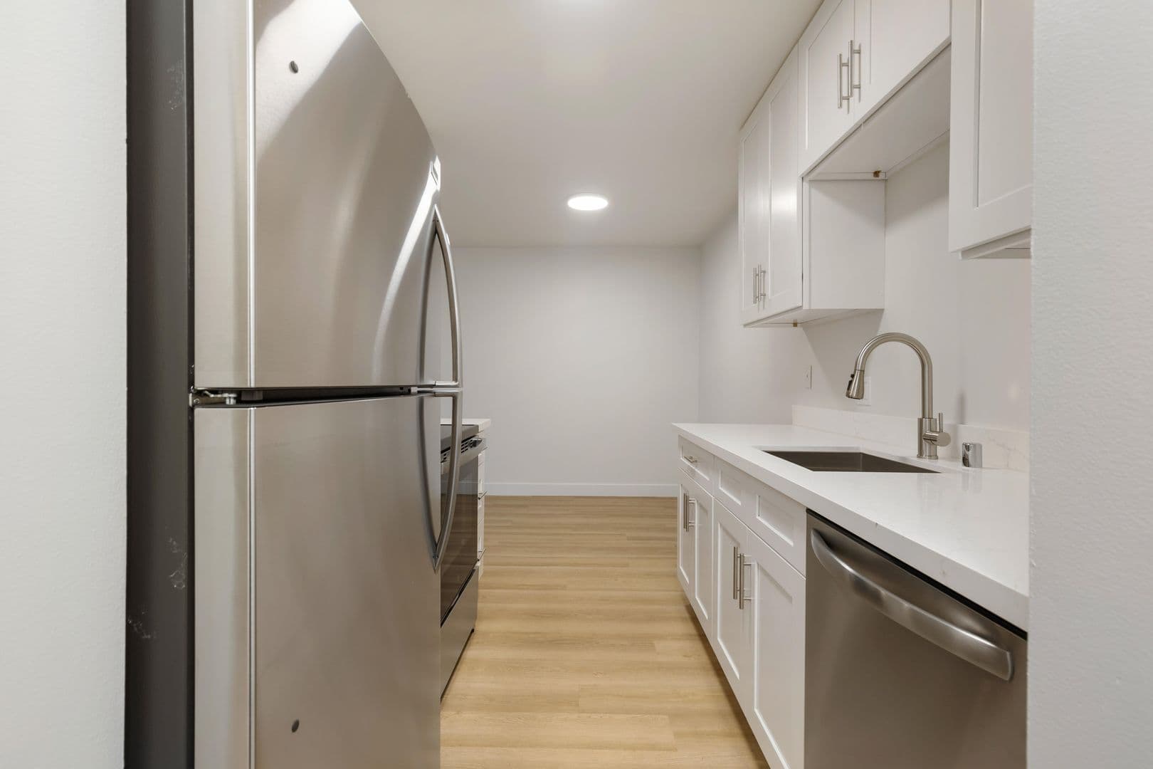 Seattle Apartment: 620 5th Ave W