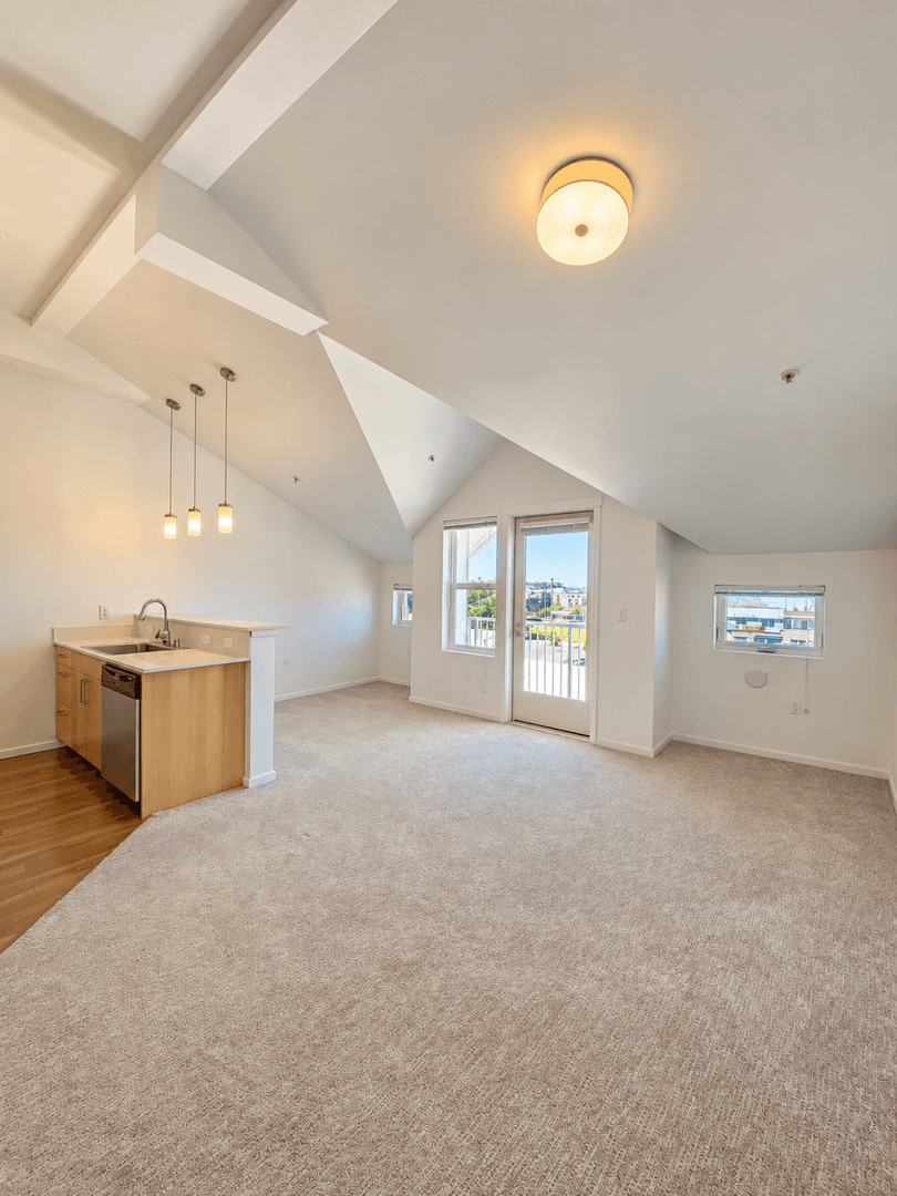 Kirkland Apartment: 450 Central Way