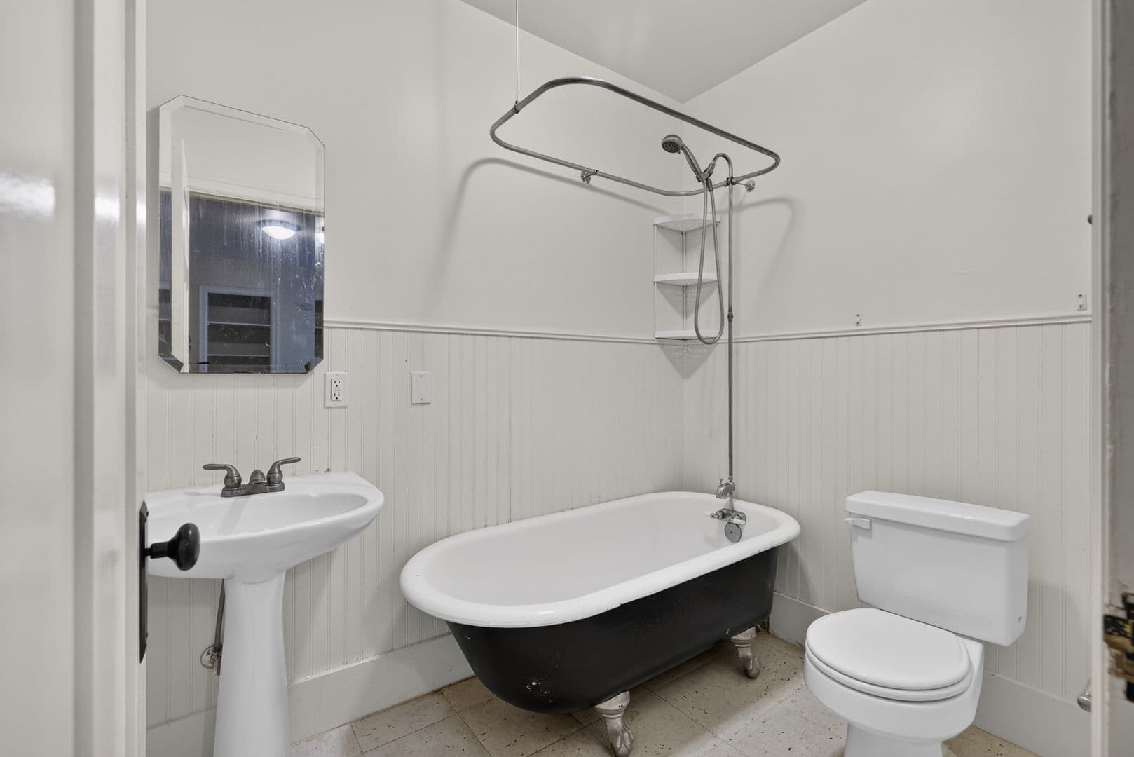 Seattle Apartment: 1323 East Pine St