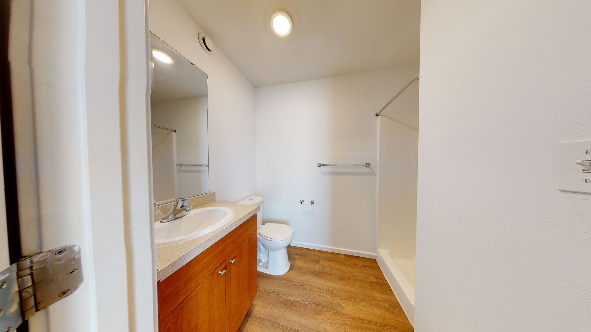 Kirkland Apartment: 450 Central Way
