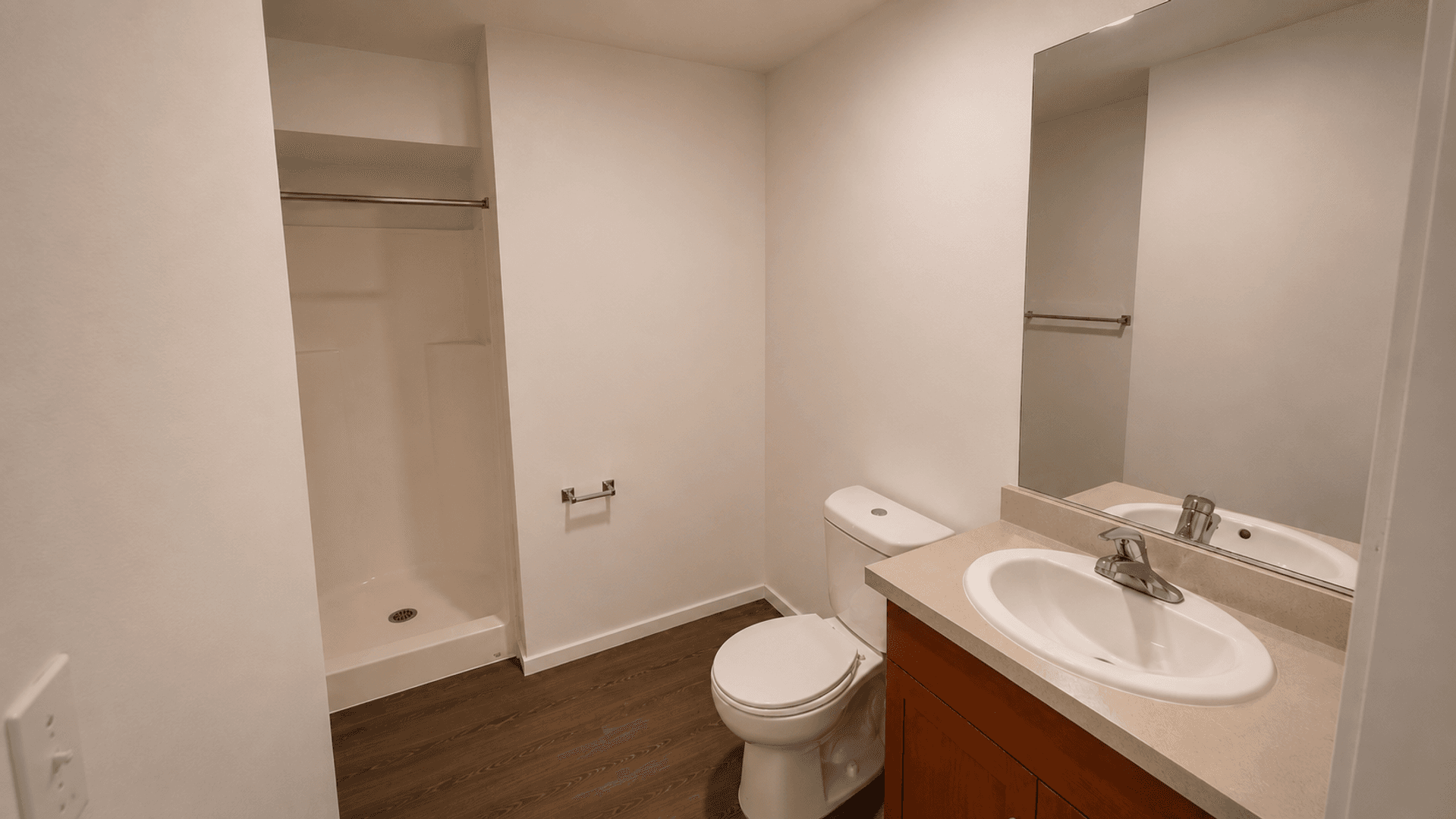 Kirkland Apartment: 450 Central Way