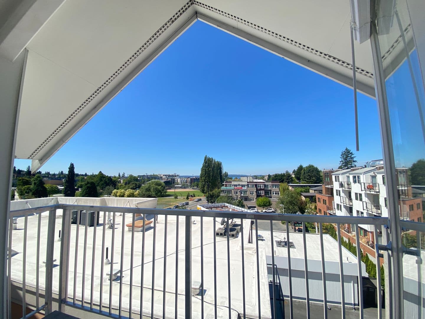 Kirkland Apartment: 450 Central Way