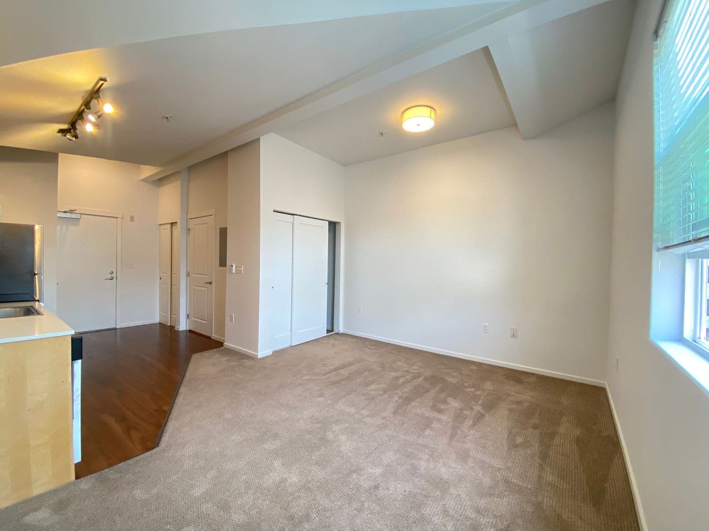Kirkland Apartment: 450 Central Way