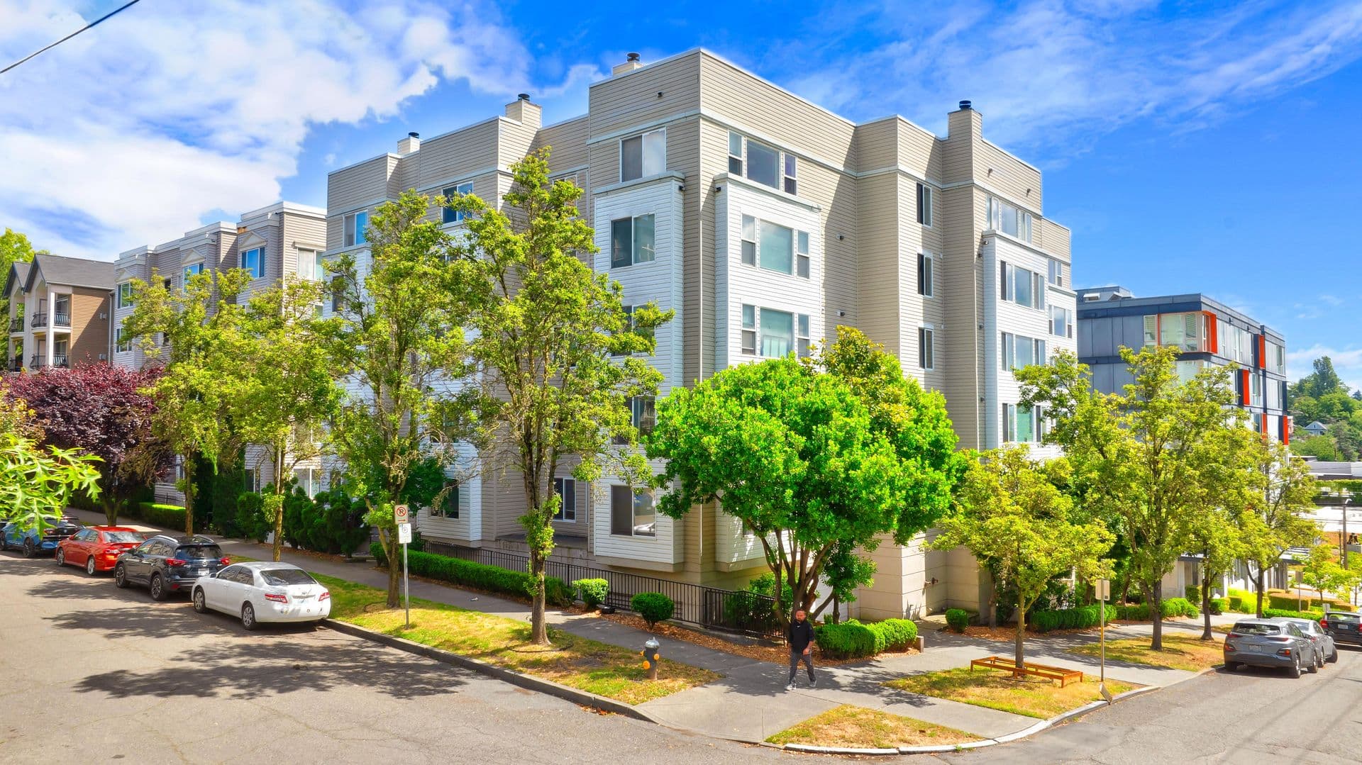 Seattle Apartment: 300 11th Ave