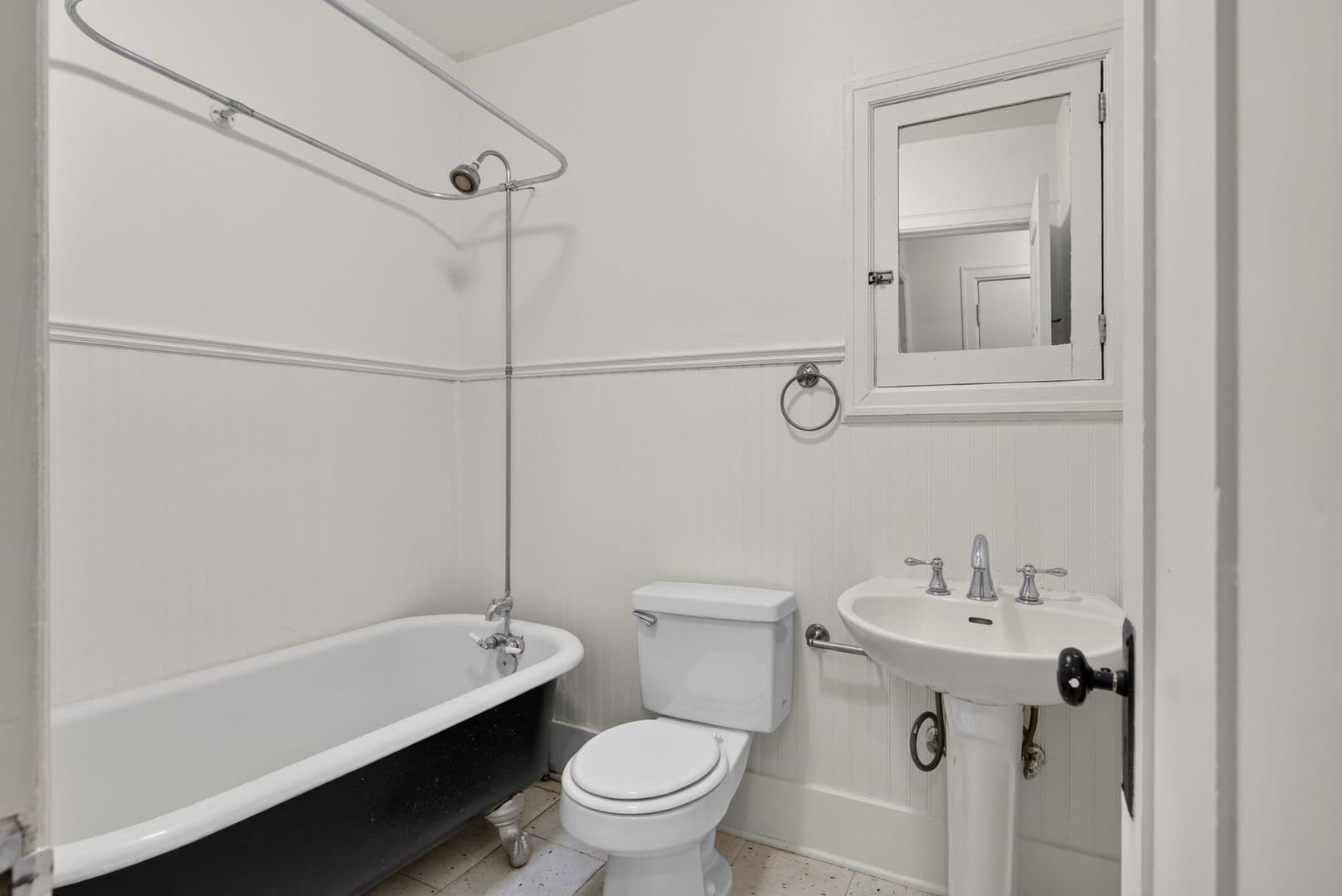 Seattle Apartment: 1323 East Pine St