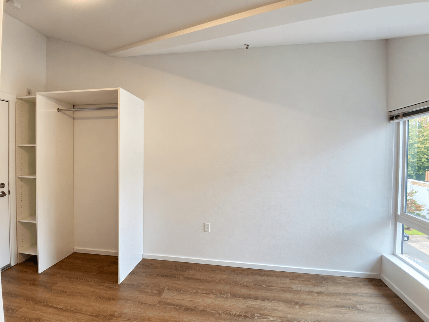 Kirkland Apartment: 450 Central Way