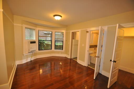 Seattle Apartment: 715 2nd Ave N