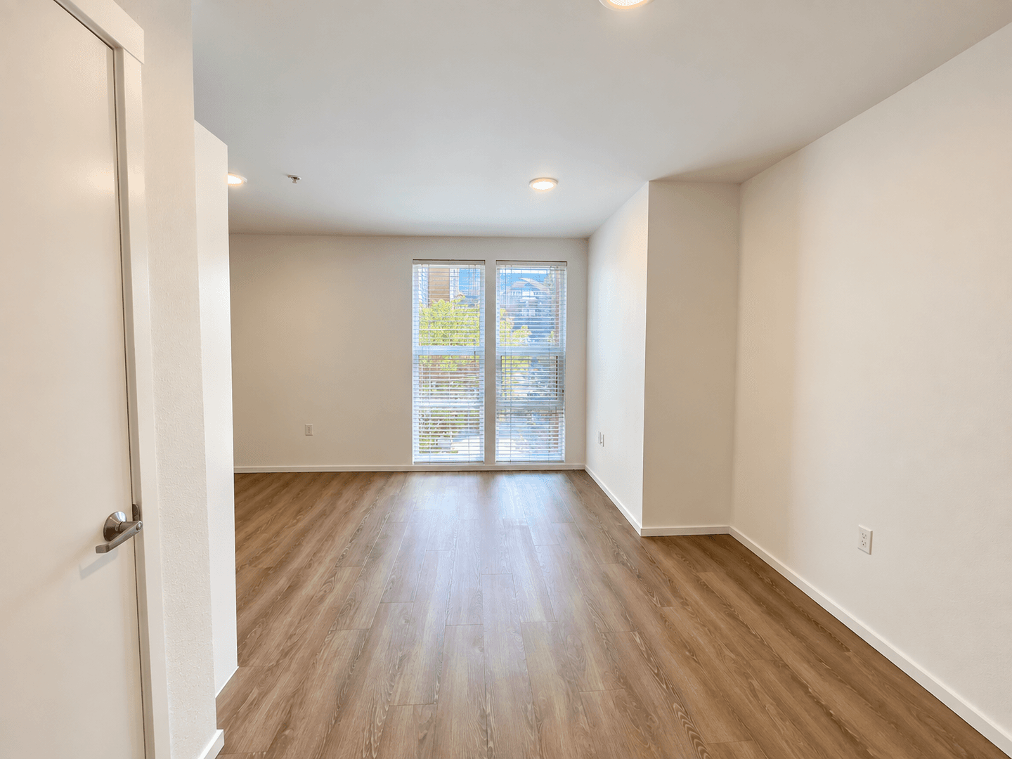 Kirkland Apartment: 450 Central Way