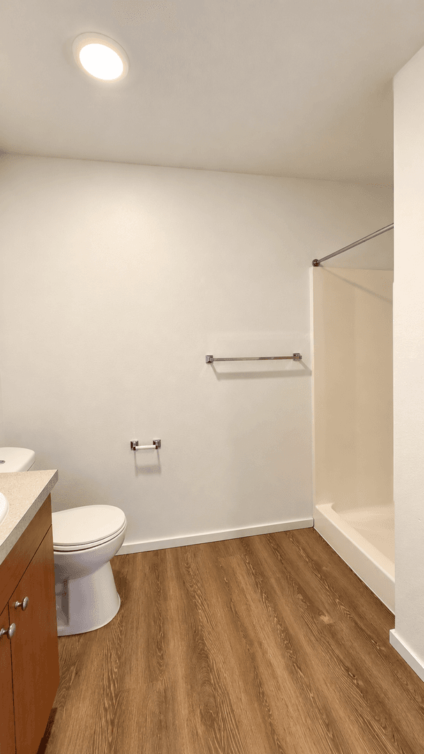 Kirkland Apartment: 450 Central Way
