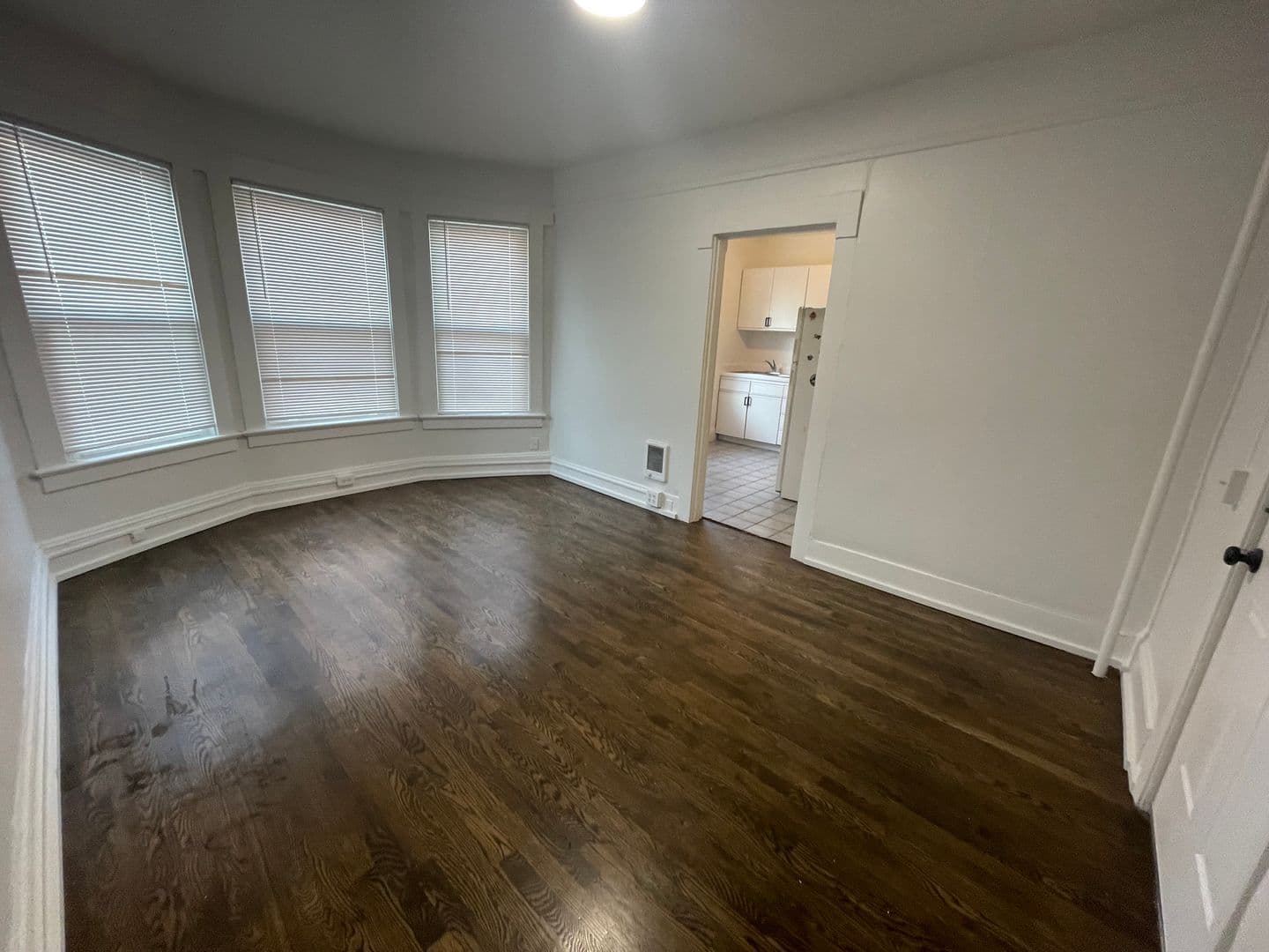 Seattle Apartment: 1717 12th Ave