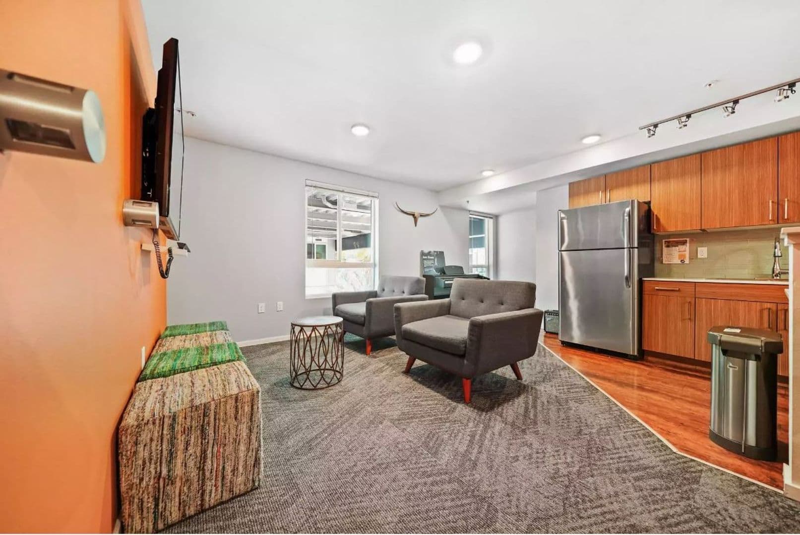 Kirkland Apartment: 450 Central Way