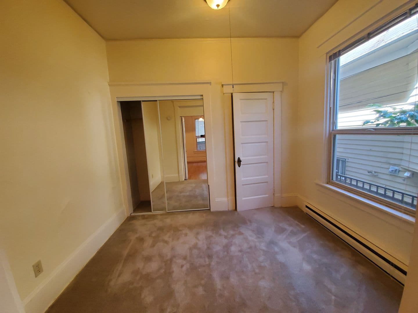 Seattle Apartment: 1002 E Denny Way