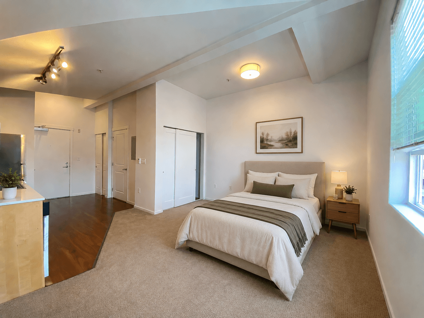 Kirkland Apartment: 450 Central Way