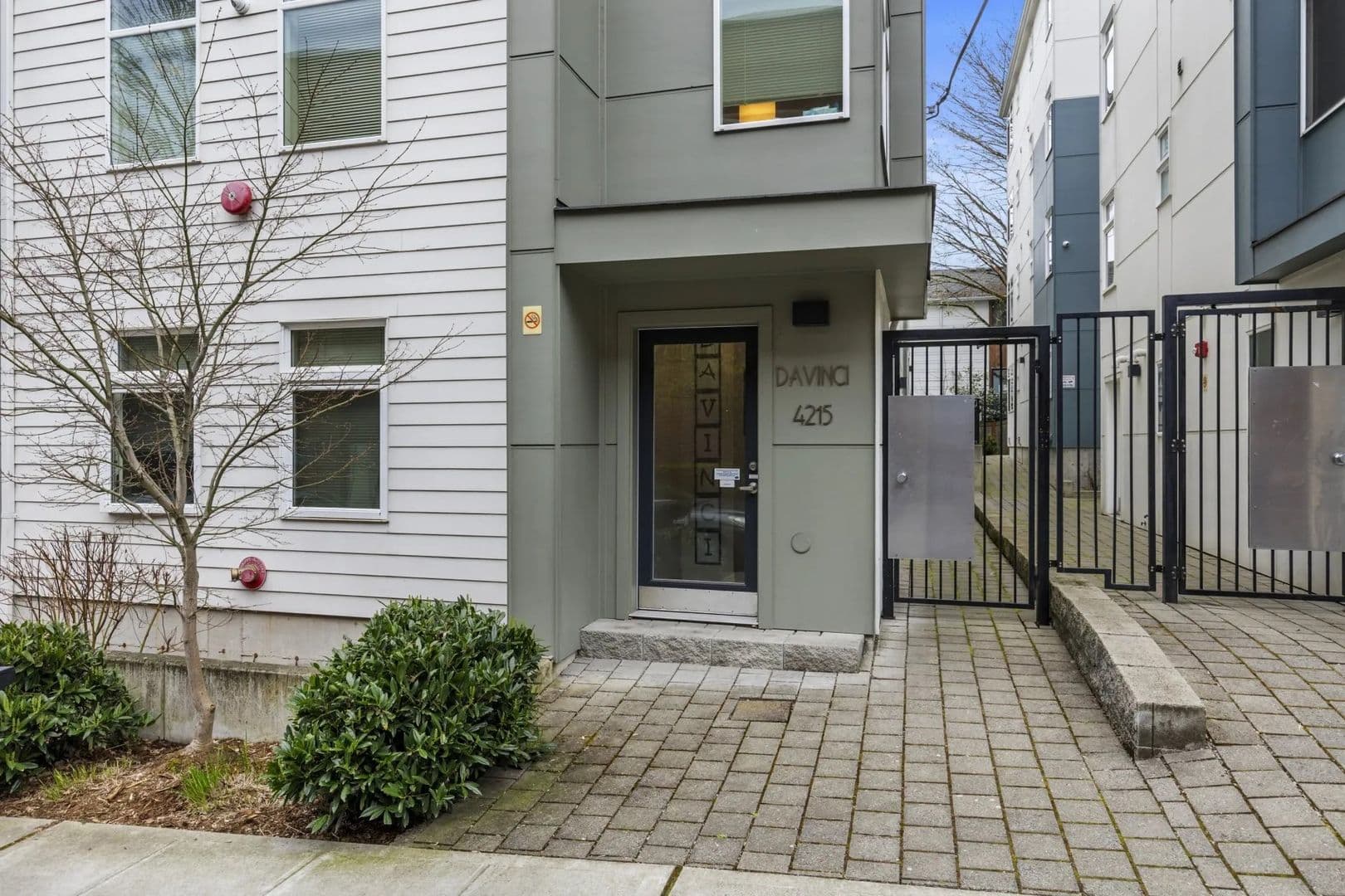 Seattle Apartment: 4215-4221 9th Ave NE