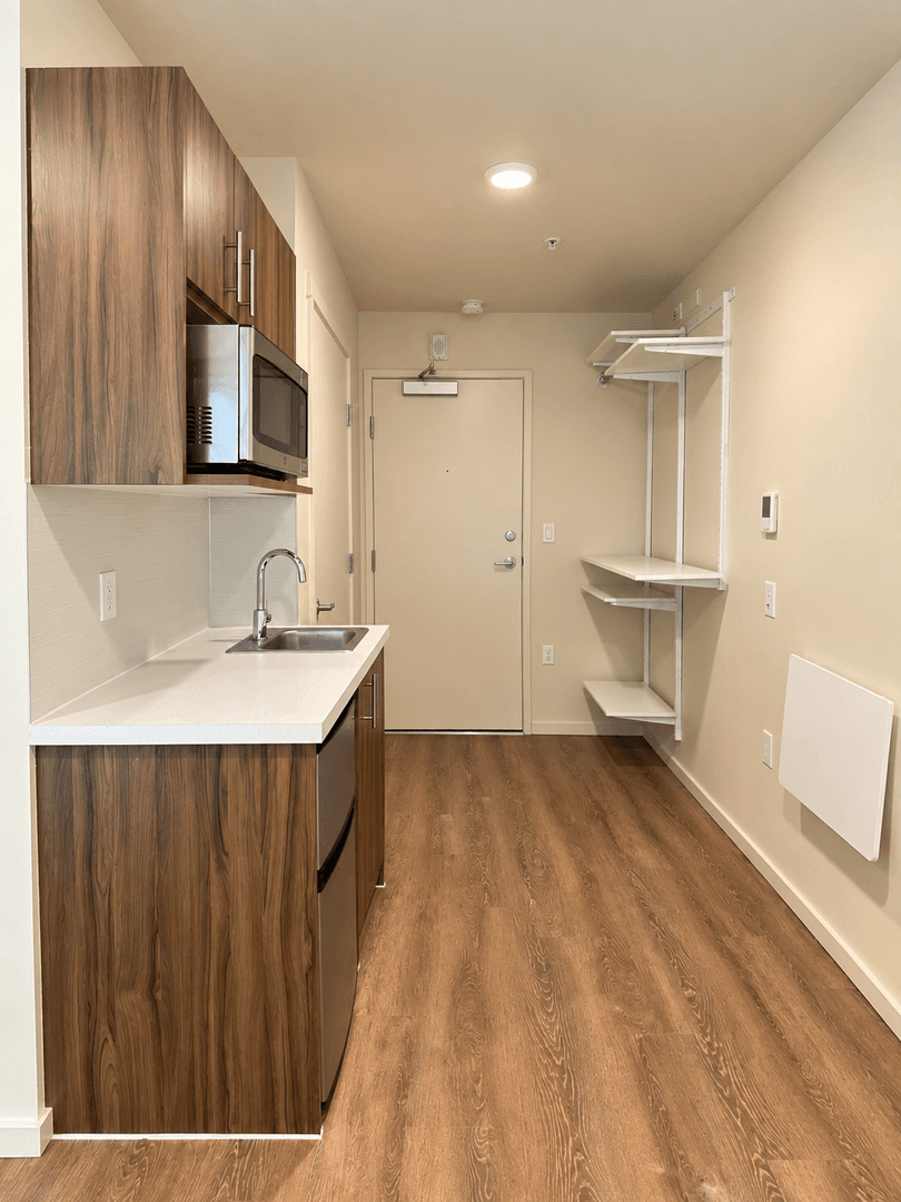 Kirkland Apartment: 330 4th ST