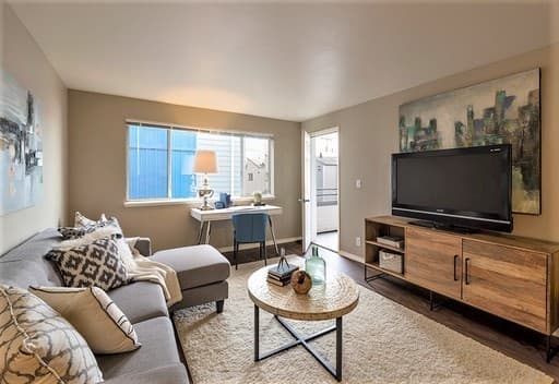 Seattle Apartment: 2425 Harbor Ave SW
