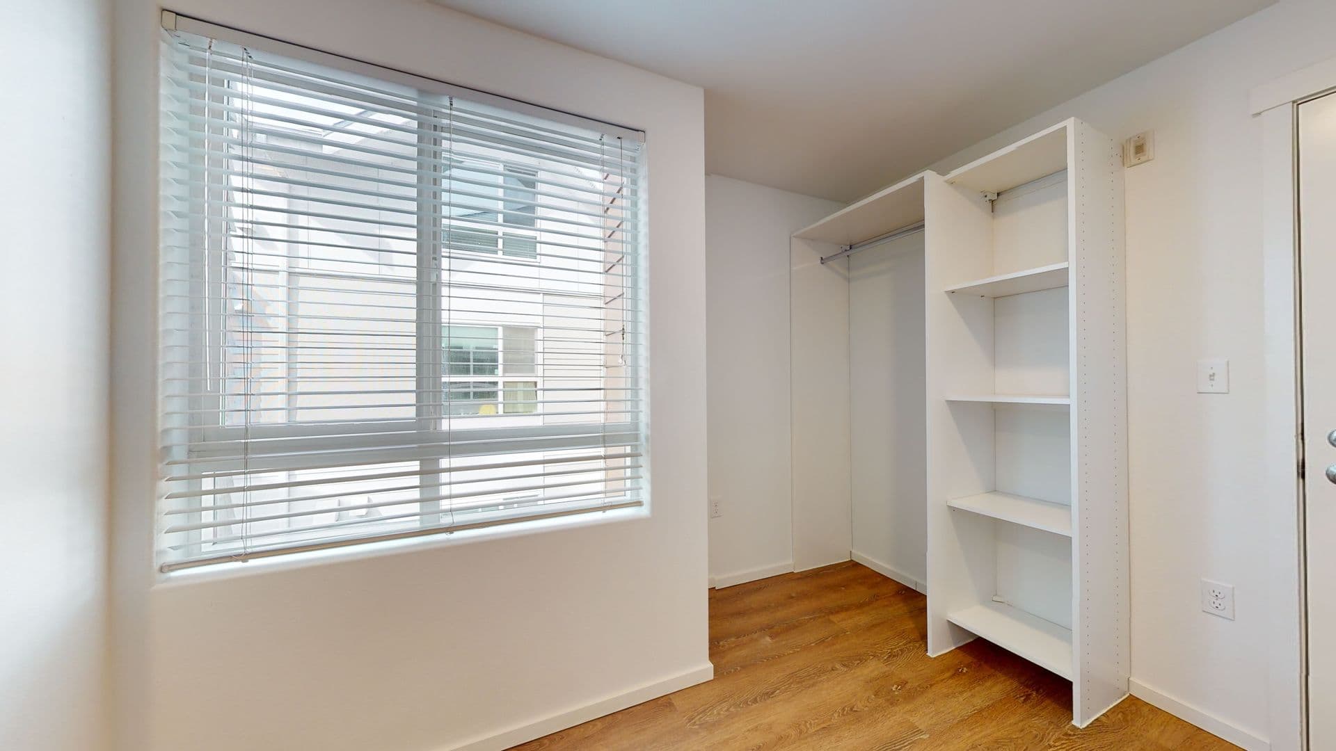 Kirkland Apartment: 450 Central Way