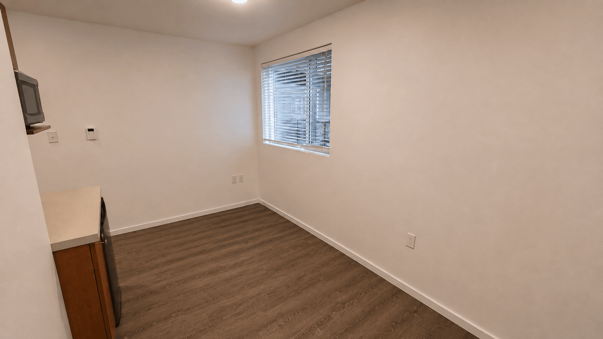 Kirkland Apartment: 450 Central Way