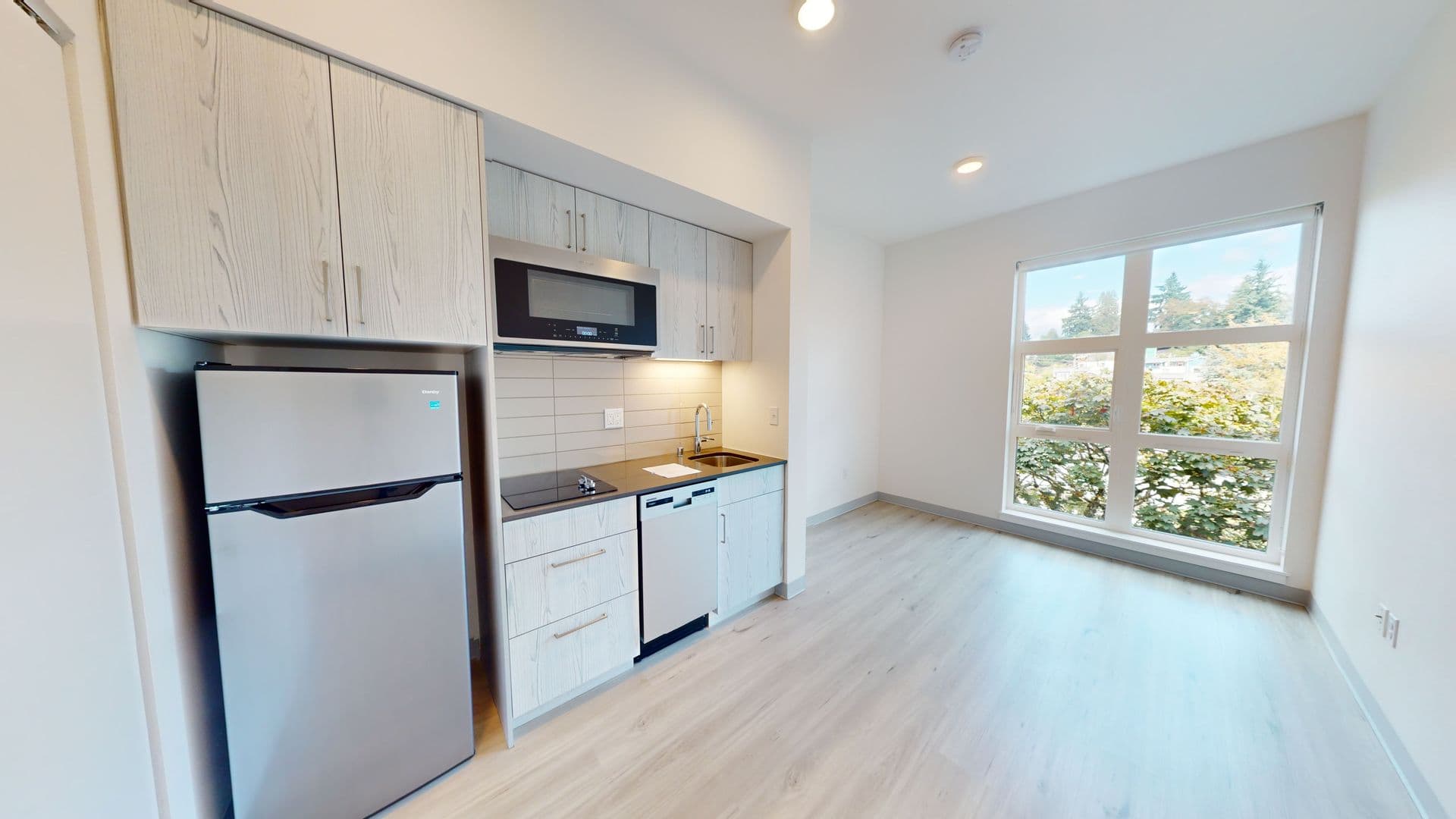 Seattle Apartment: 5231 Rainier Ave S