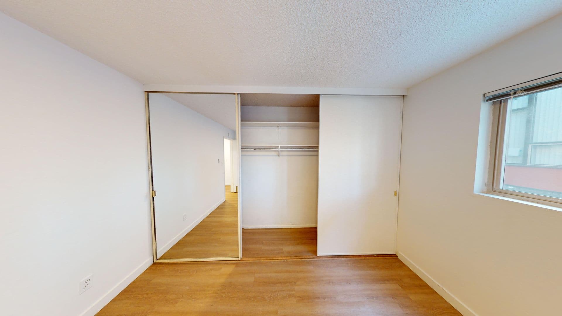 Seattle Apartment: 323 Belmont Ave E