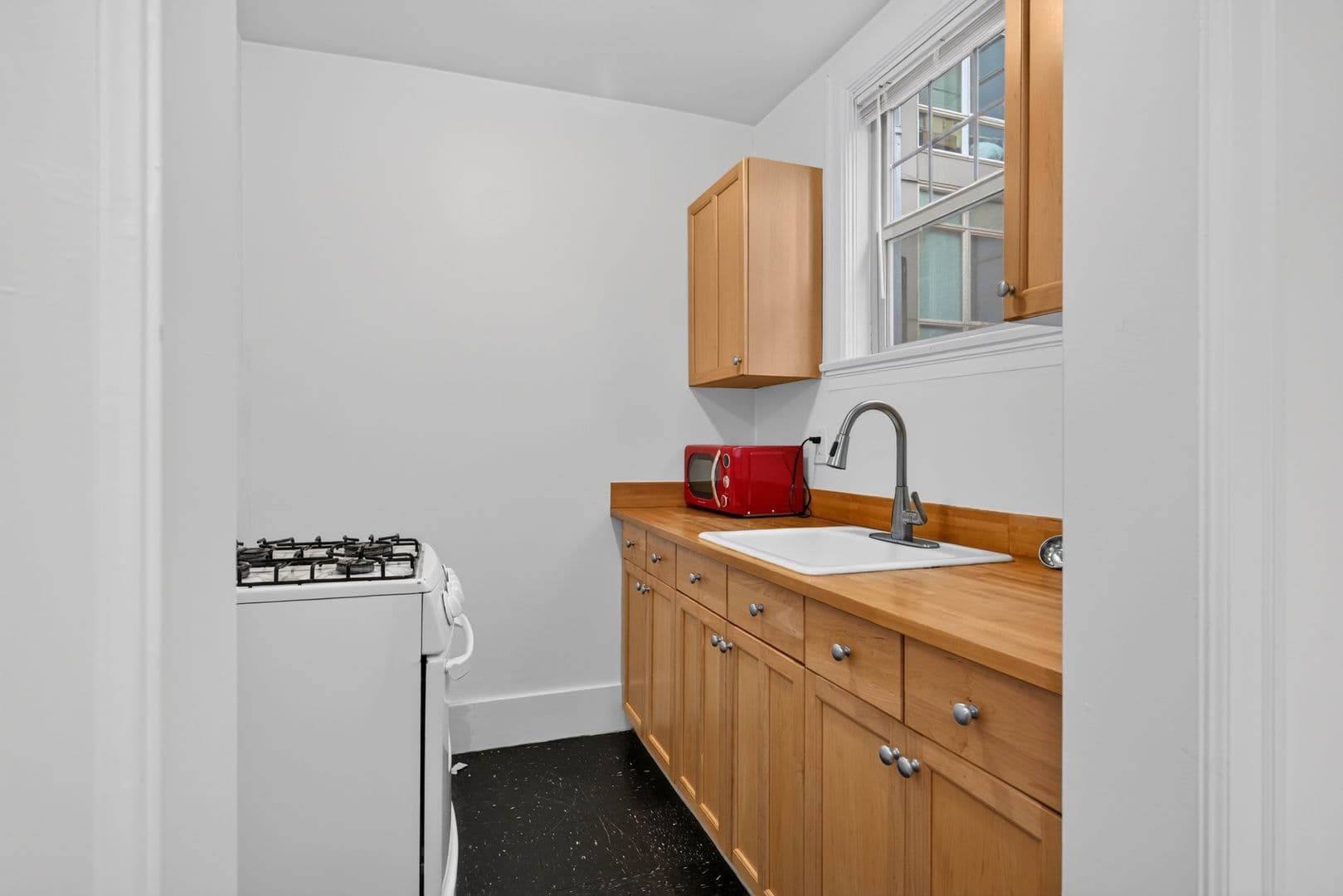 Seattle Apartment: 1323 East Pine St