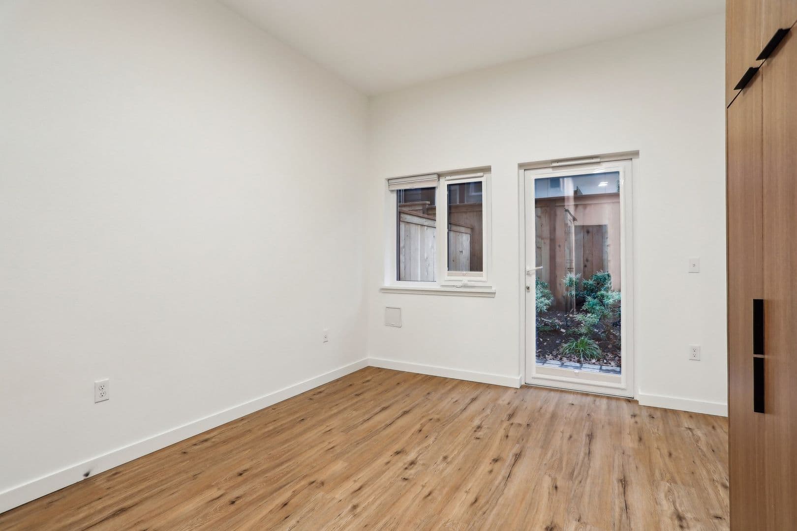 Seattle Apartment: 1140 NW Market St