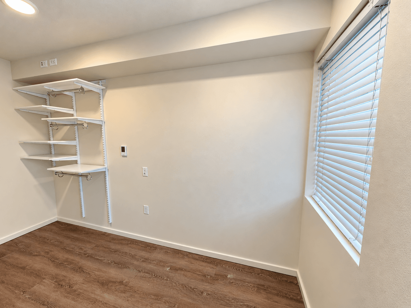 Kirkland Apartment: 330 4th ST