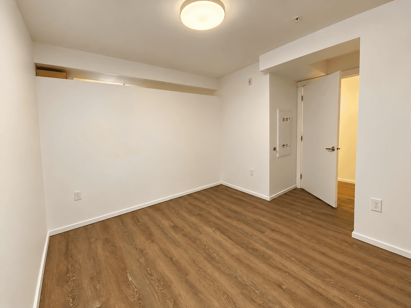 Kirkland Apartment: 450 Central Way