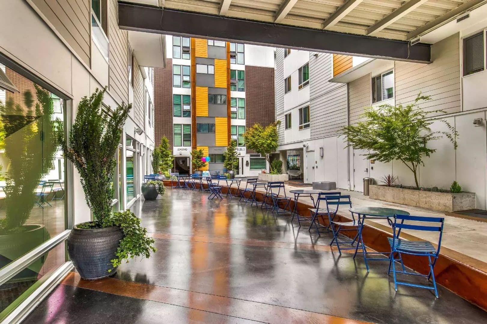 Kirkland Apartment: 450 Central Way