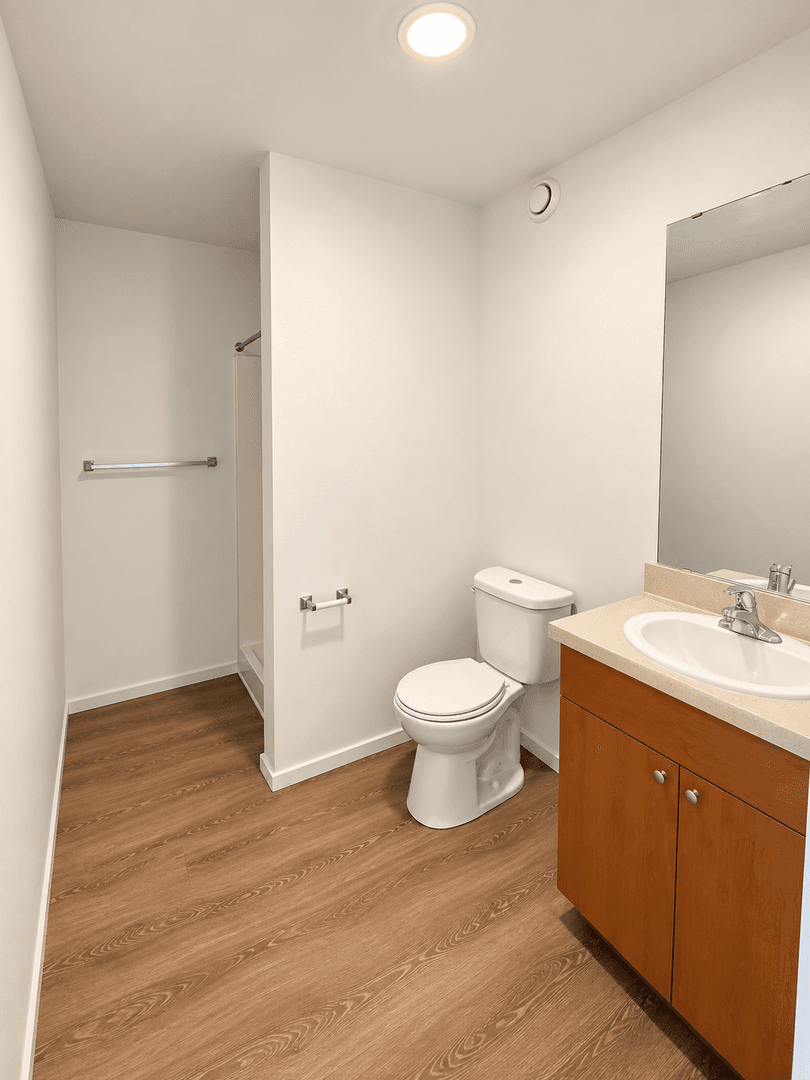 Kirkland Apartment: 450 Central Way