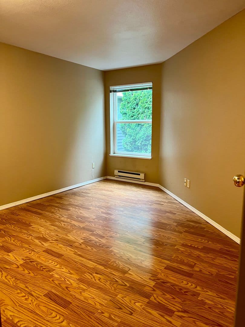 Seattle Apartment: 9514 8th Ave NW.