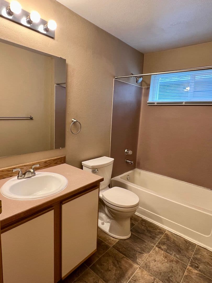 Seattle Apartment: 9514 8th Ave NW.