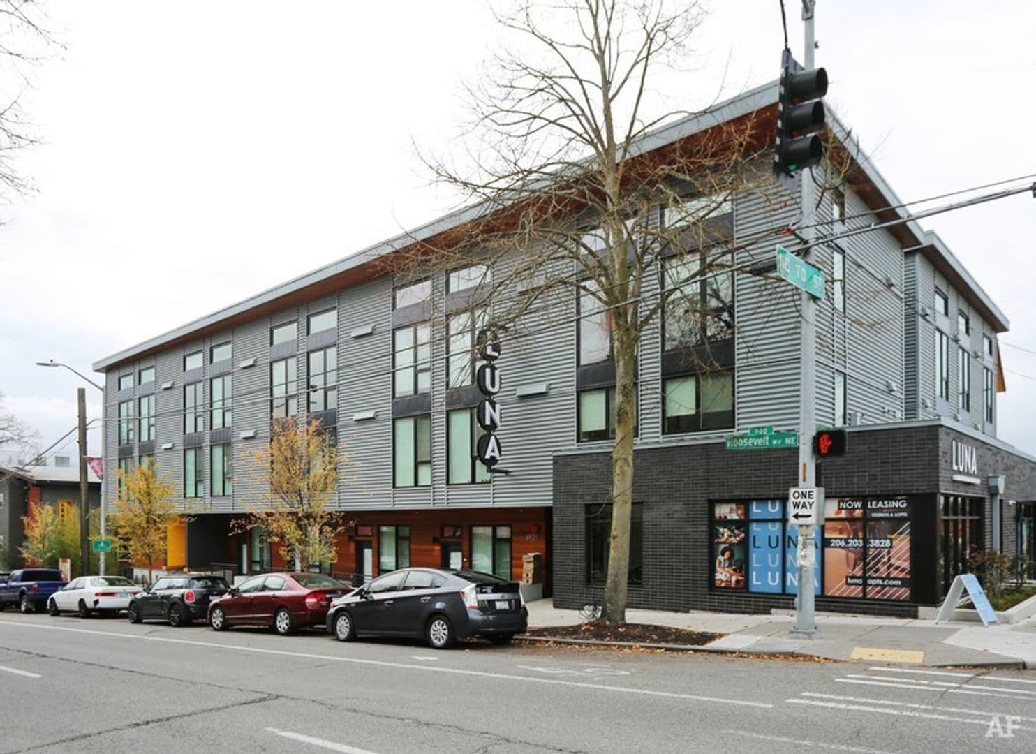 Seattle Apartment: 6921 Roosevelt Way NE