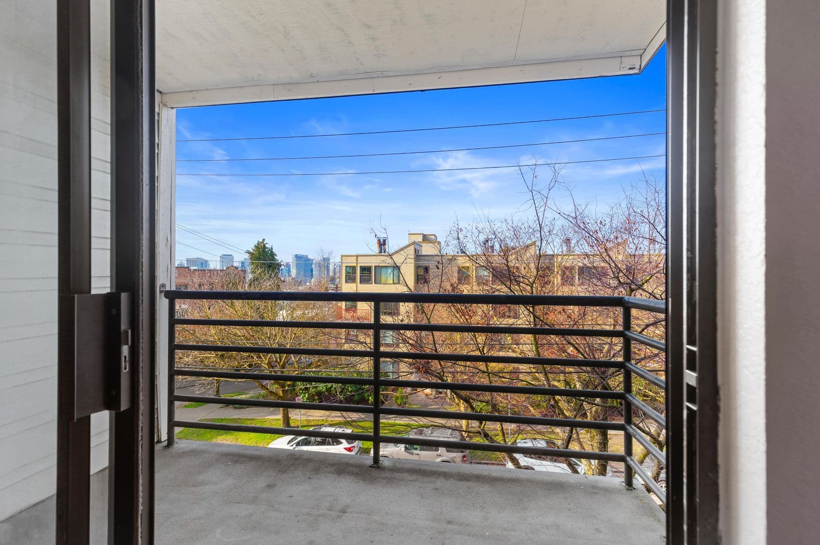 Seattle Apartment: 500 13th Ave E