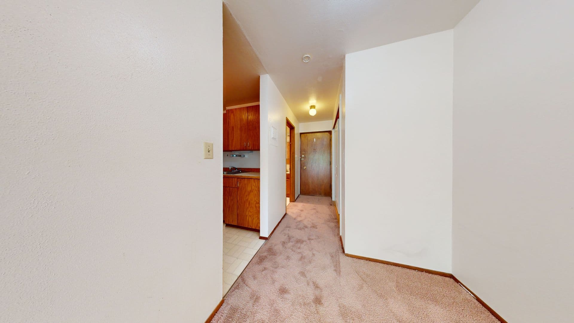 Seattle Apartment: 4120 Brooklyn Ave NE