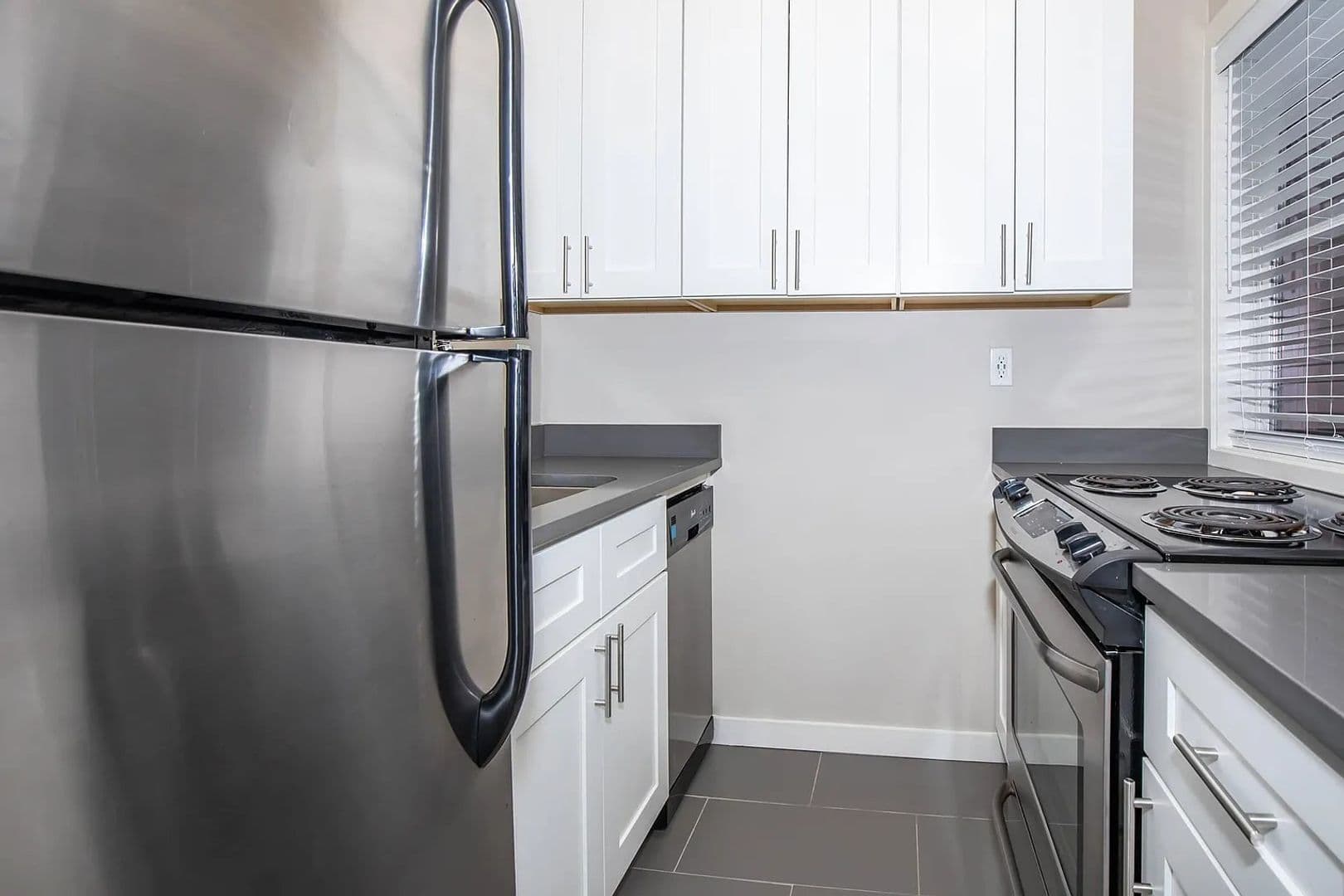 Seattle Apartment: 100 6th Ave S