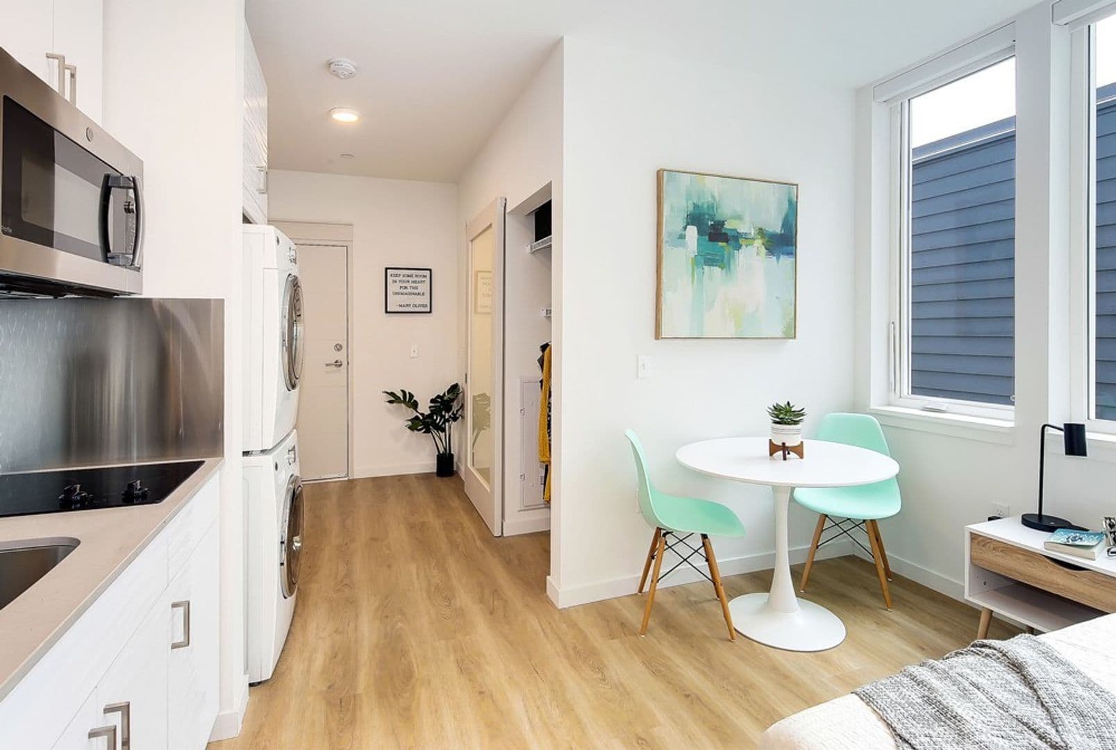 Seattle Apartment: 1222 NE 65th St