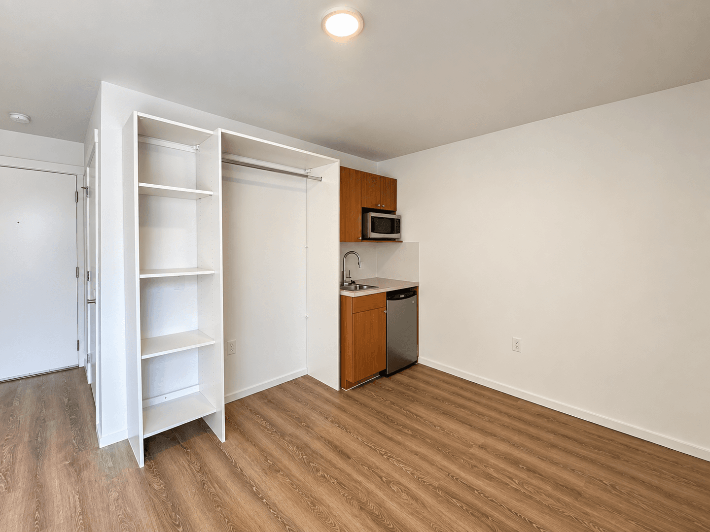 Kirkland Apartment: 450 Central Way